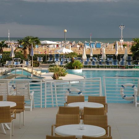 Majestic Beach Hotel & Wellness ビビオーネ エクステリア 写真