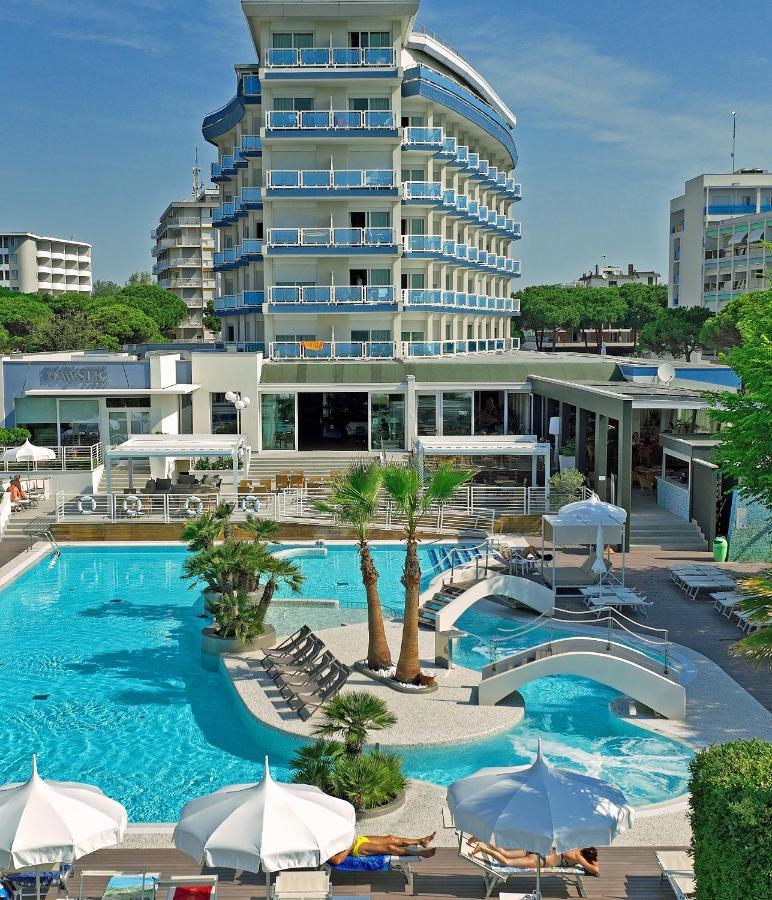 Majestic Beach Hotel & Wellness ビビオーネ エクステリア 写真