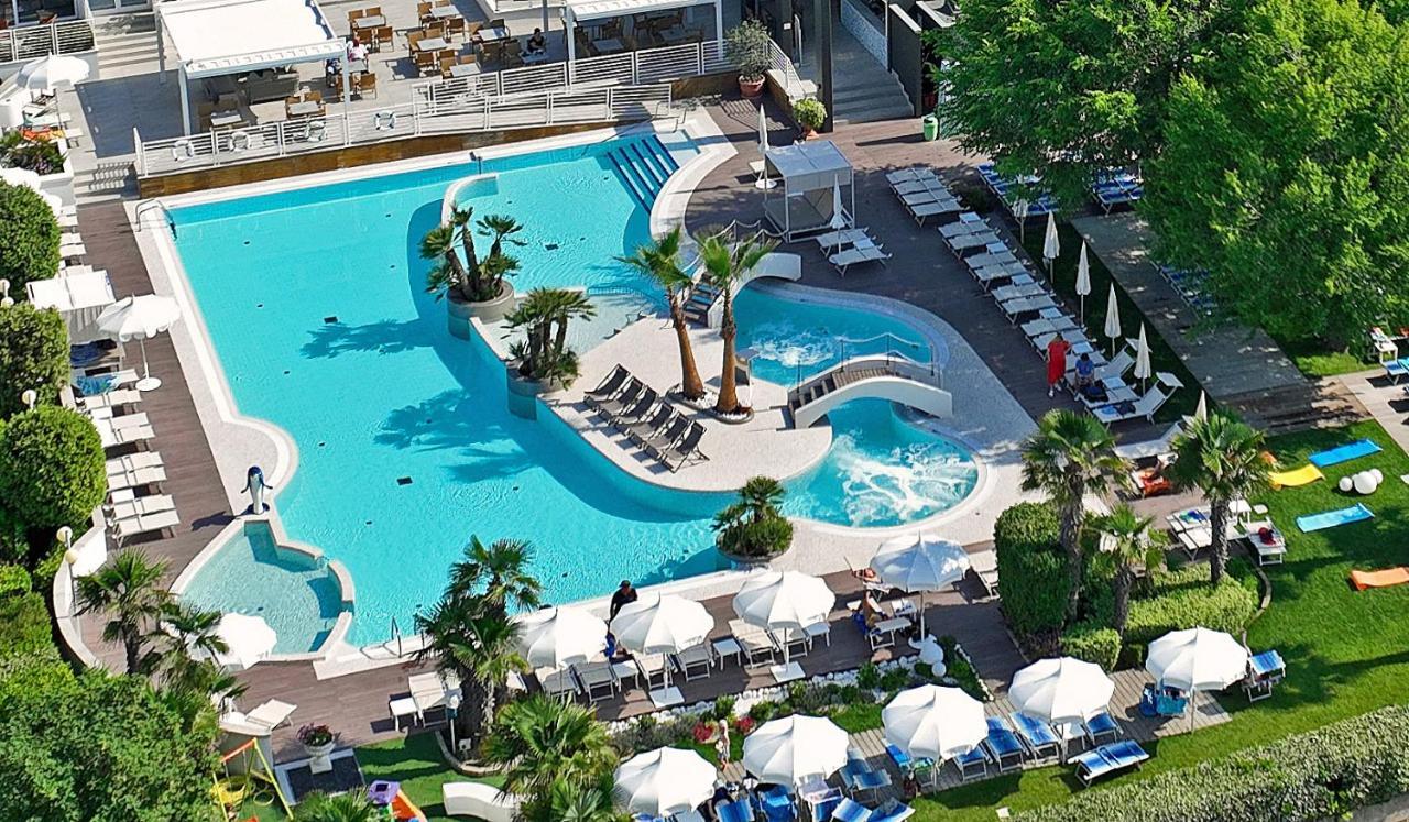 Majestic Beach Hotel & Wellness ビビオーネ エクステリア 写真