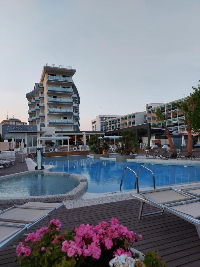 Majestic Beach Hotel & Wellness ビビオーネ エクステリア 写真