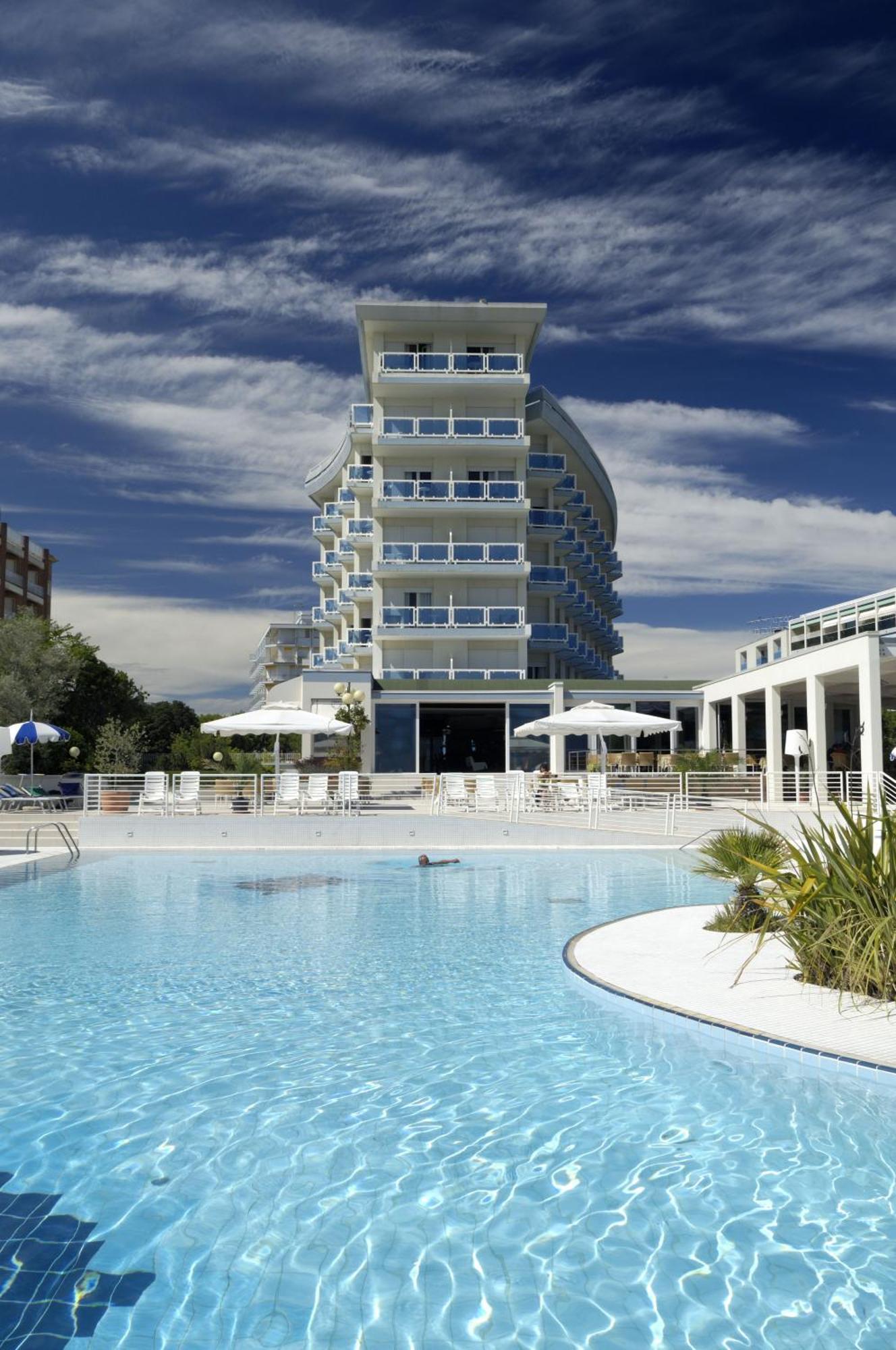 Majestic Beach Hotel & Wellness ビビオーネ エクステリア 写真
